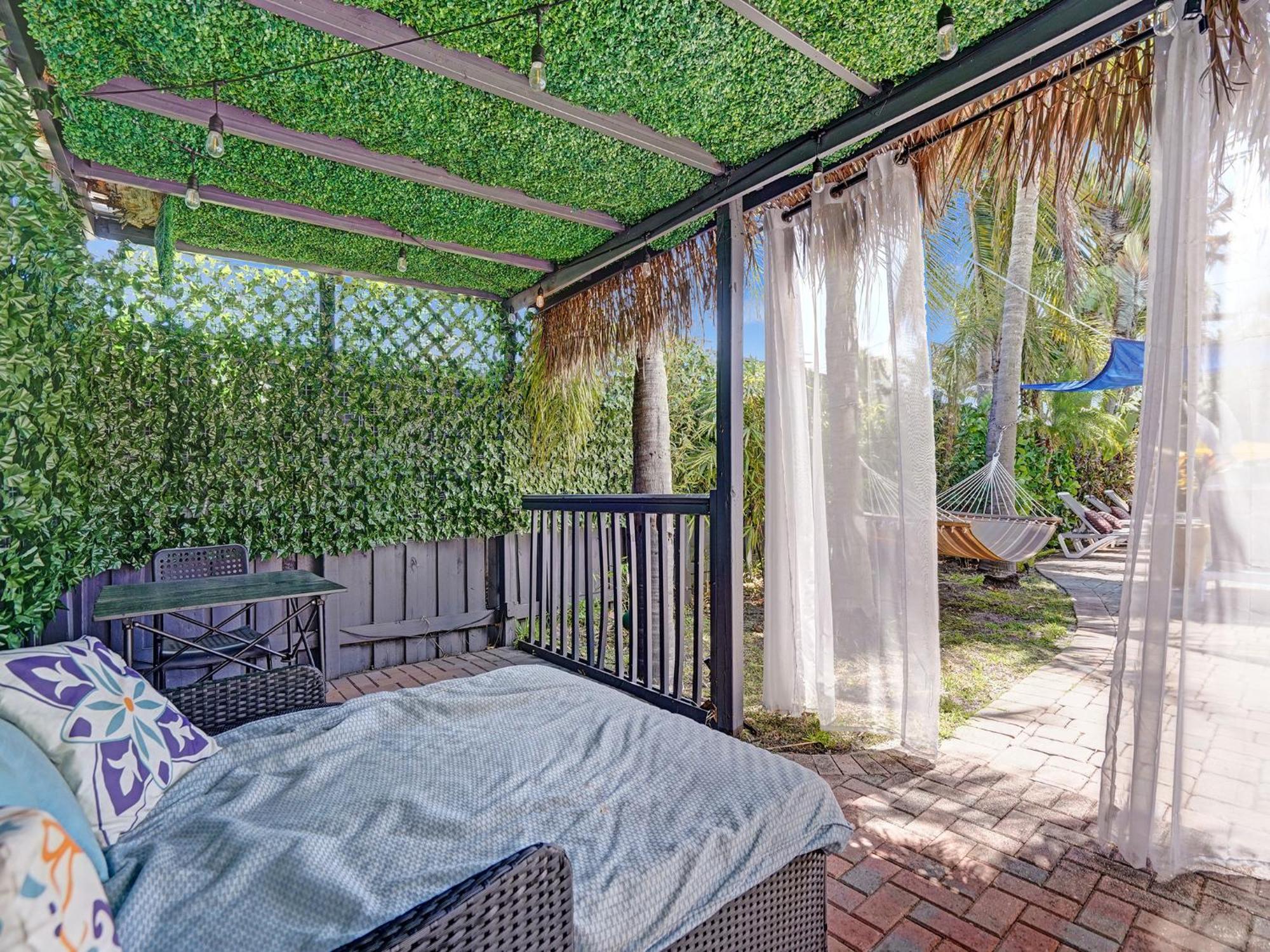 Large Gay Men'S 1 Bedroom W Gameroom Heated Pool Clothing Optional Oakland Park Εξωτερικό φωτογραφία